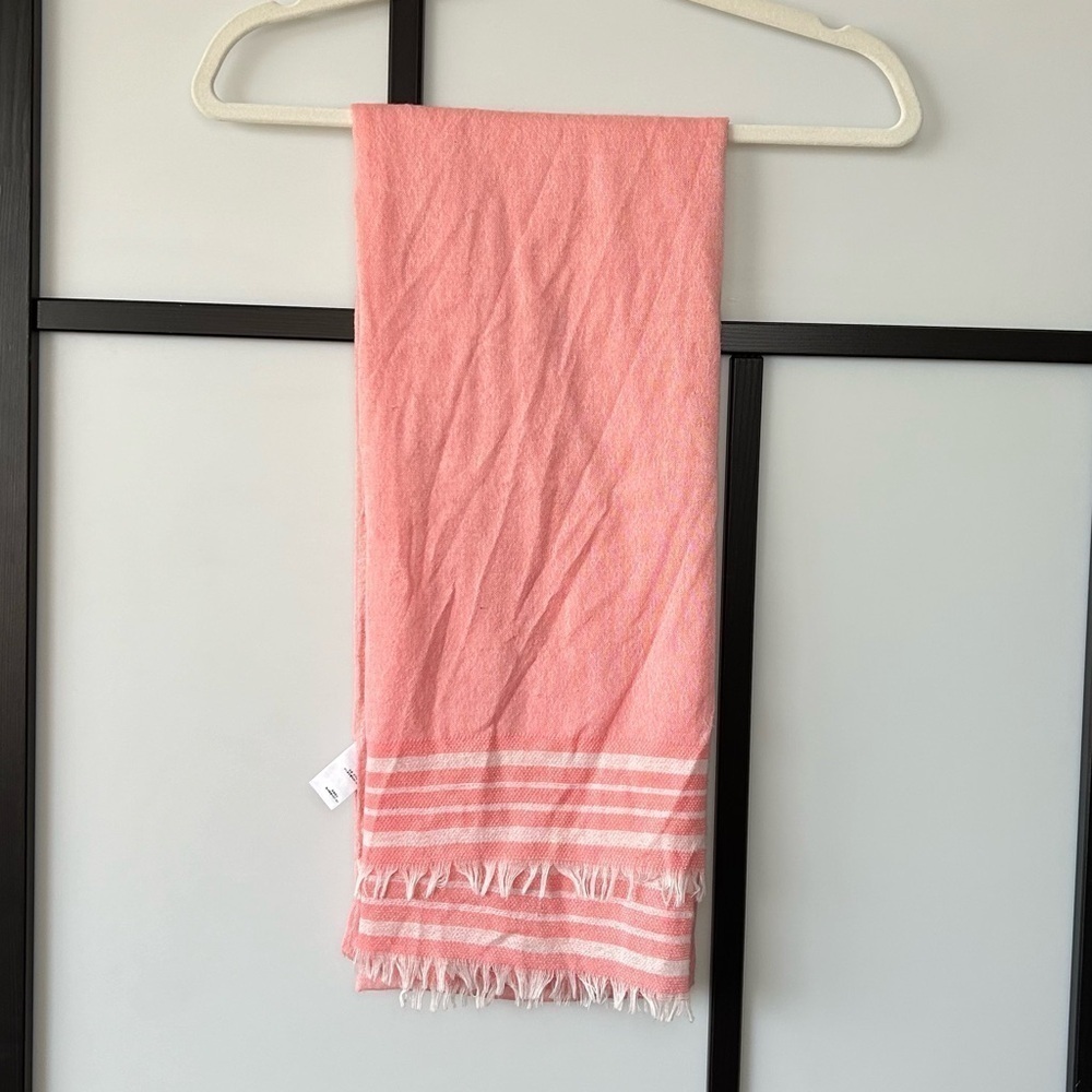 Forever 21 Women’s Pink & White Soft Everyday Spring Scarf w/ Small End Details